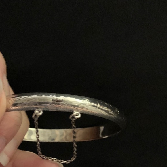 Silver bangle bracelet - Picture 2 of 9